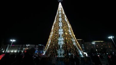 Photo of Главную новогоднюю ёлку зажгли в Кокшетау