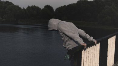 Photo of «В ледяную воду» — 14-летняя девушка спрыгнула с моста в Атырау