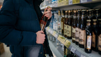 Photo of Акмолинец  украл алкоголь из нового супермаркета в Кокшетау