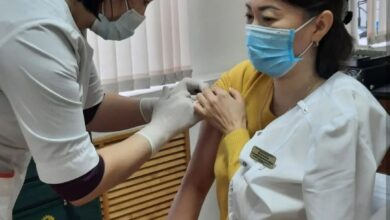 Photo of Более 40 медицинских работников и санитарных врачей одновременно прошли ревакцинацию