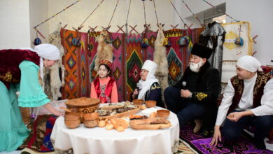 Photo of «Камшы iлу», «Казан шегелеу» «Шеге шапан», «Сырға салу» – казахские традиции «сыграли» коллективы Кокшетау