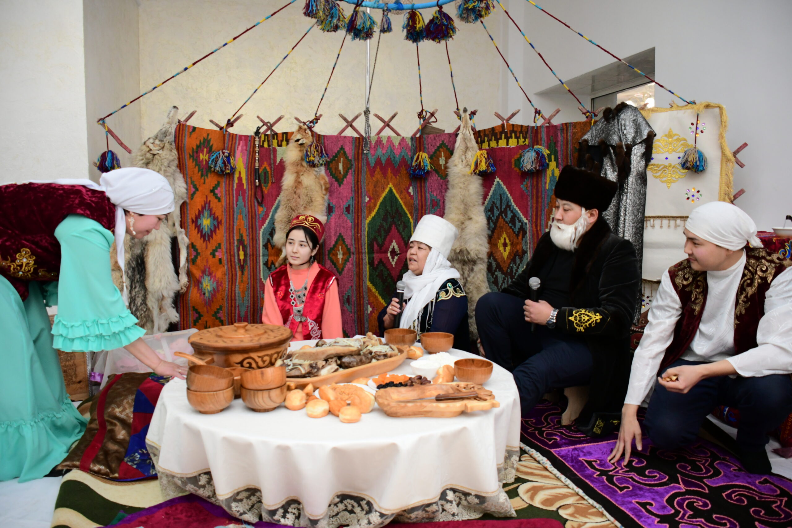 Kazakh traditions. Казахские традиции. Культура казахов. Традиции казахского народа. Казахские национальные праздники.
