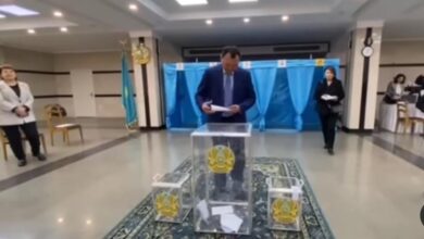 Photo of Аким города Кокшетау проголосовал на общенациональном референдуме